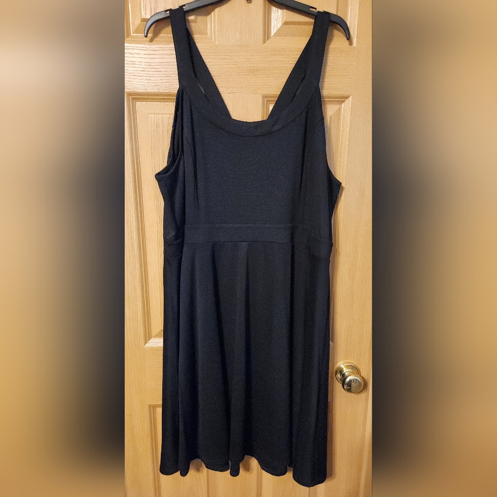 NWT Torrid Simple Black Dress Plus size  4